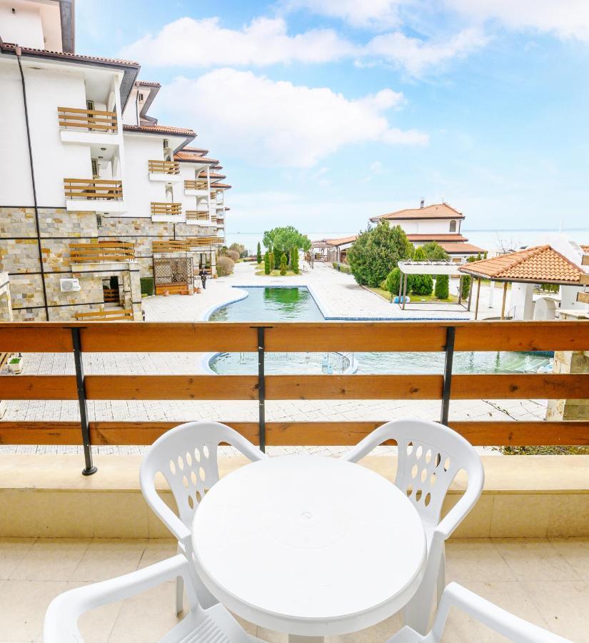 Robinson Beach Apartments 엘레니테 외부 사진