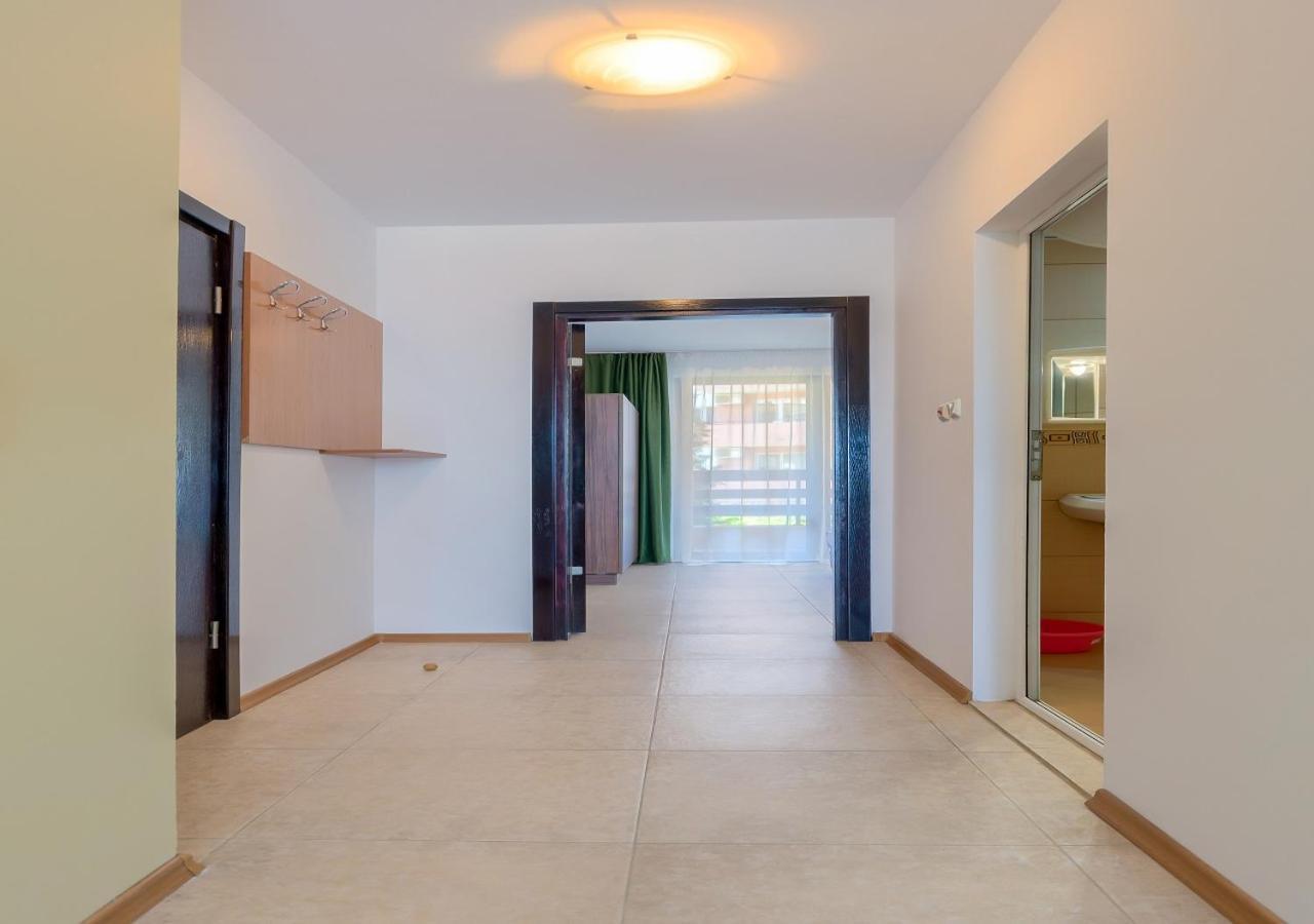 Robinson Beach Apartments 엘레니테 외부 사진