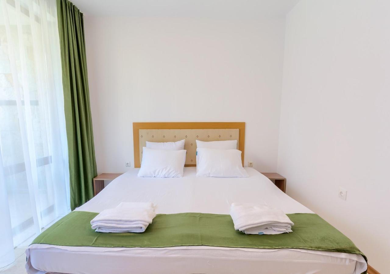 Robinson Beach Apartments 엘레니테 외부 사진